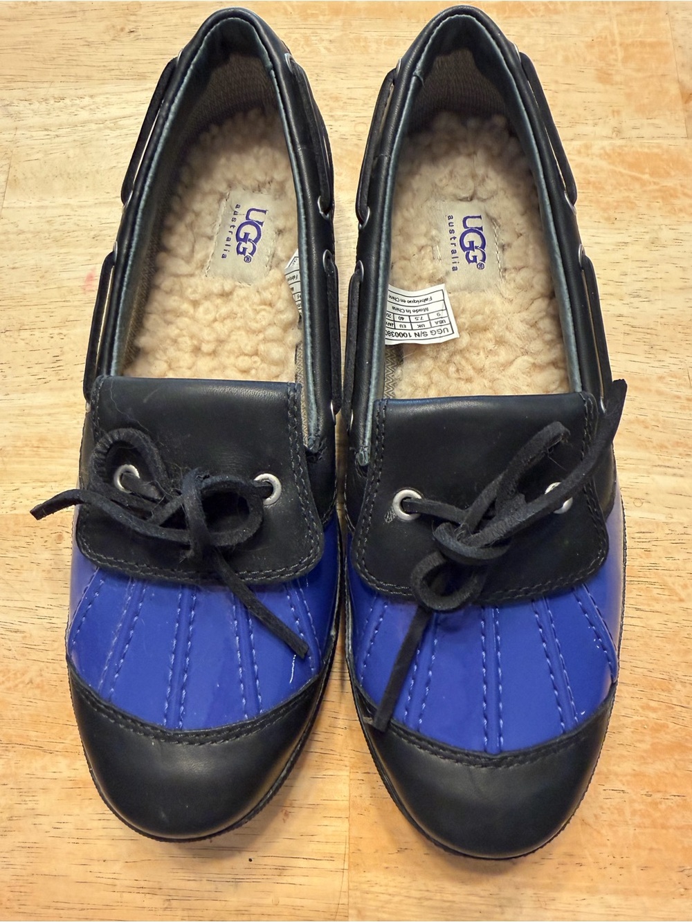 UGG Australia Ashdale Duck Boat Shoes Flats Black & Blue Women's Size 9 Leather